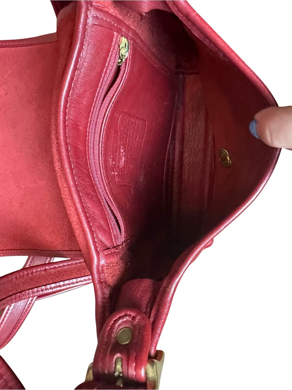 Vintage Coach Legacy  Companion Flap
#9715 Turn Lock, Crossbody, Red/Bordeaux - Picture 14 of 16